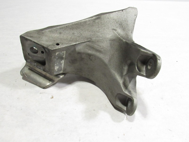 16-20 Cadillac CT6 2017 Right Passenger Engine Motor Bracket Mount ;:O