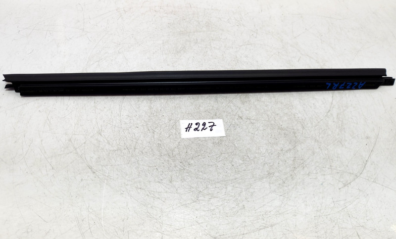 ✅ 13-19 OEM Mercedes X166 GL63 AMG Rear Left Driver Side Door Window Seal