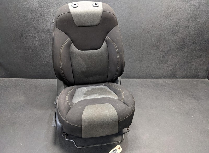 Front Right Passenger Side Seat Cloth 2017 Jeep Cherokee 2015 2016 2018 - 2022