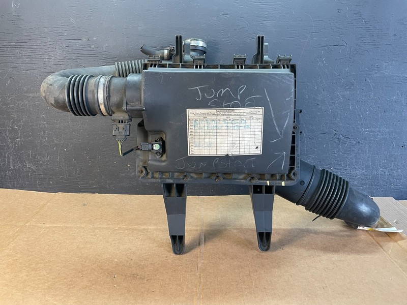 2010 to 2018 Mercedes-Benz Sprinter 2500 3.0L Air Cleaner Box OEM AE0886 DG