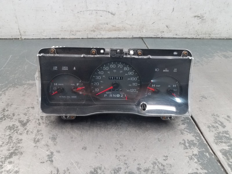 2000 Grand Marquis / Crown Vic Victoria Gauge Cluster#1010 D2