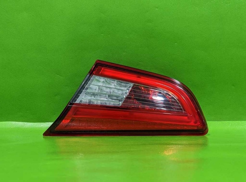 14-17 GHIBLI PASSENGER RIGHT LID TAILLIGHT LAMP OEM 4519-110