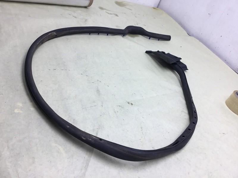 Maserati GHIBLI Front Right Door Body Seal Rubber Weather Strip 14 15 - 19 |:O