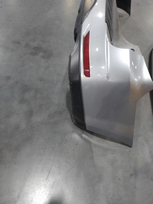 2013 Subaru Forester Silver OEM Bumper Assembly Good Condition 23953