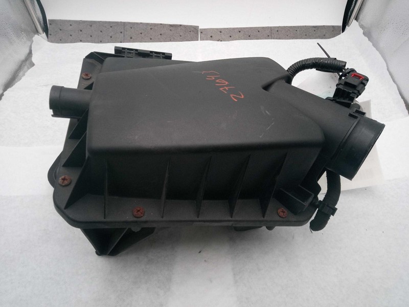 Used Air Cleaner Assembly fits: 2013 Chevrolet Malibu VIN 1 4th digit New Style