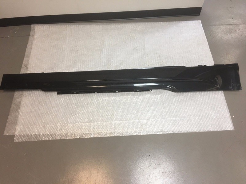 2004 BMW E64 RIGHT SIDE ROCKER PANEL FACTORY OEM