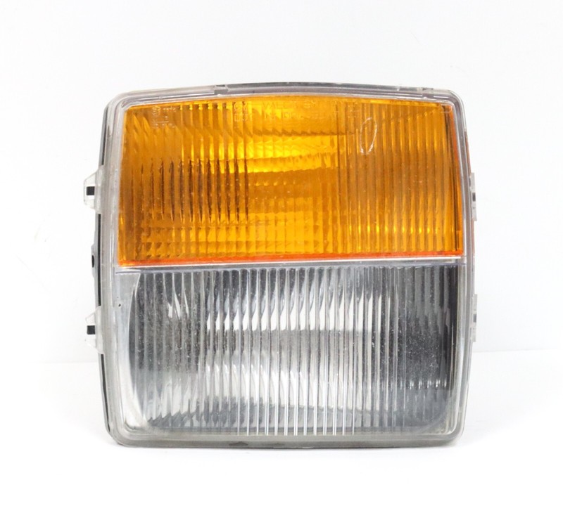 2003-2007 CTS-V RH Passenger Side Fog Light / Turn Signal Light Assembly USED GM