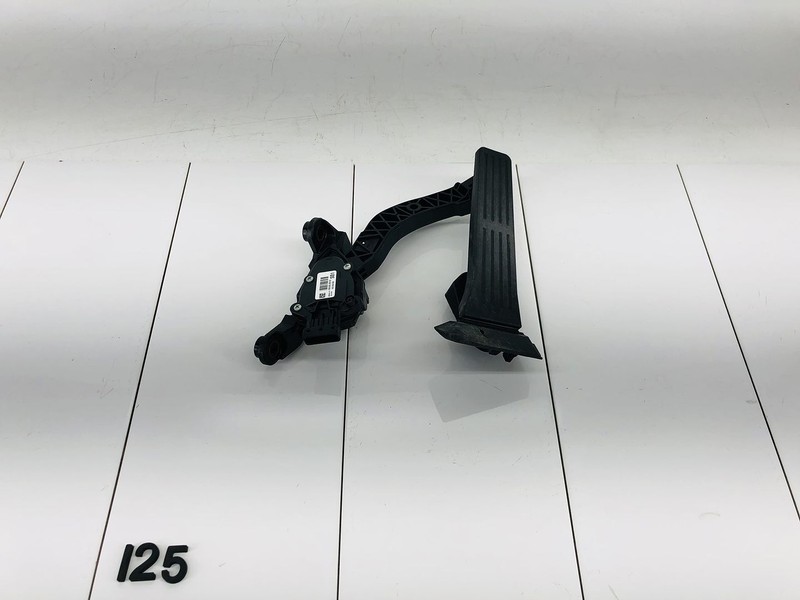 11-16 HYUNDAI ELANTRA 1.8L L4 GASOLINE ACCELERATOR GAS PEDAL TRAVEL SENSOR OEM