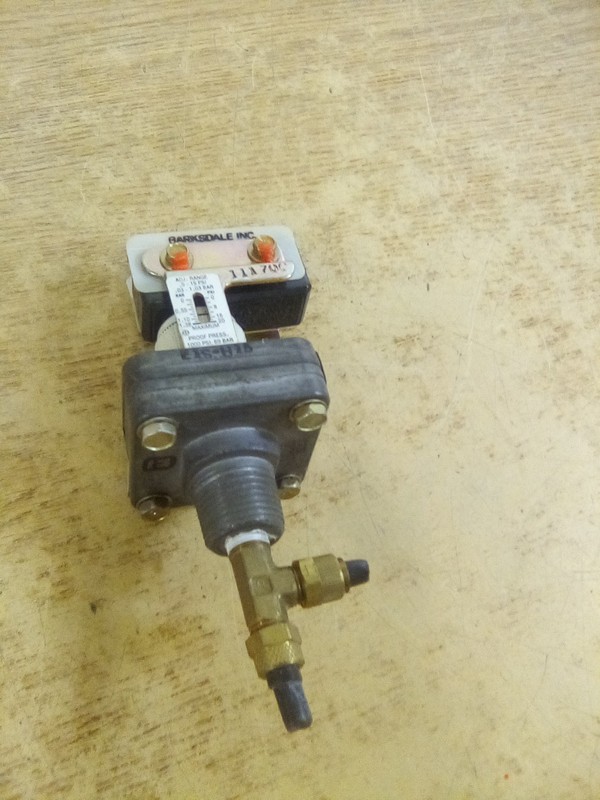 Barksdale E1S-H15 Pressure Switch 5-15 PSI
