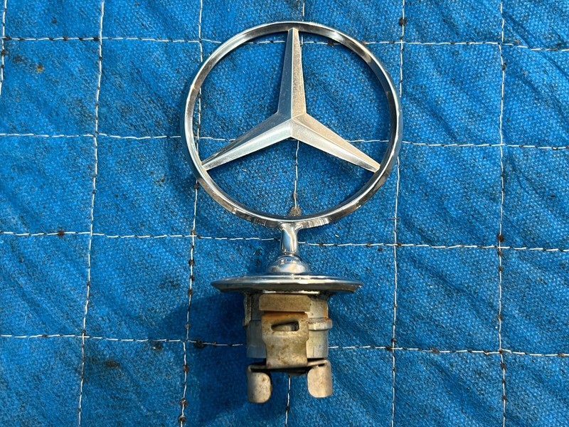 1998 MERCEDES-BENZ S500 FRONT HOOD CHROME EMBLEM STAR LOGO OEM