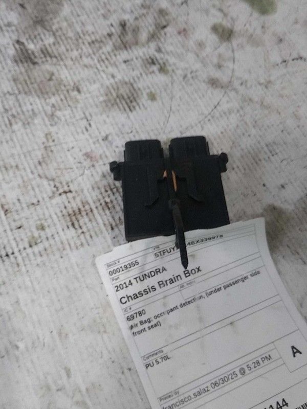 Used Air Bag Module fits: 2014 Toyota Tundra Air Bag occupant detection under pa