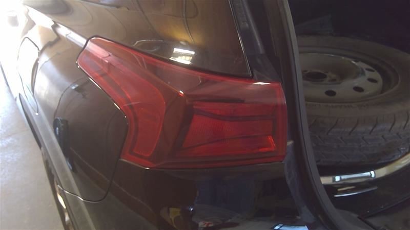 Driver Tail Light SWB Incandescent Fits 19 SANTA FE 3298472