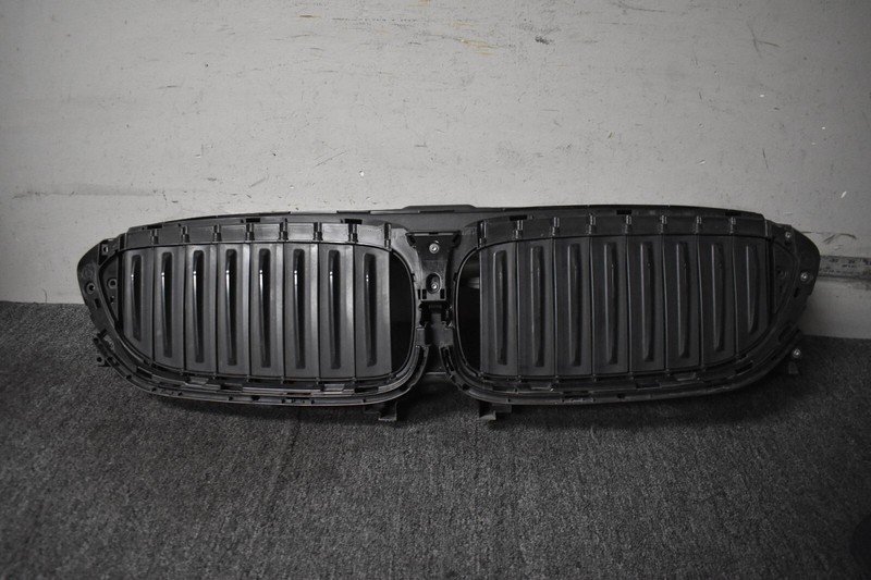 2020-2021 BMW 5 SERIES FRONT GRILLE AIR SHUTTER FACTORY OEM