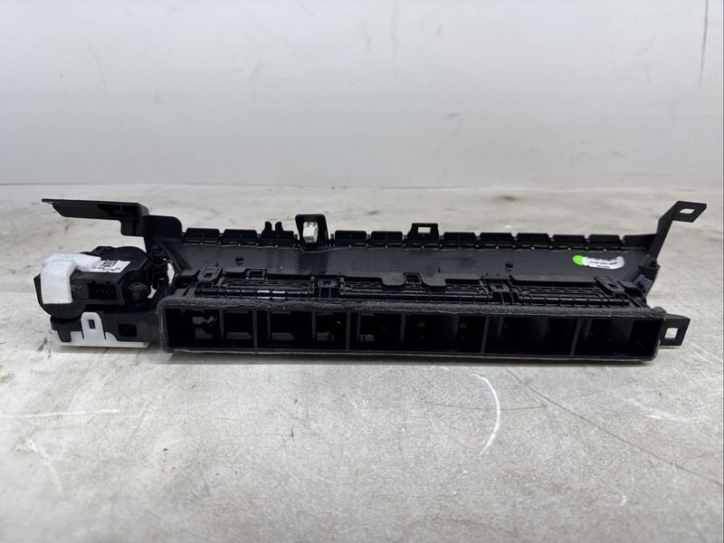 π2018 TESLA MODEL 3 RH RIGHT DASH BOARD DASHBOARD AIR VENT 2300172-00 15133 B81