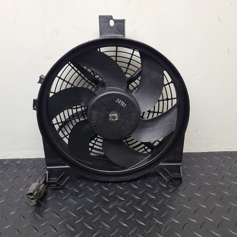 04-10 Nissan Titan Condenser Cooling Fan Assembly OEM 92120-7S000