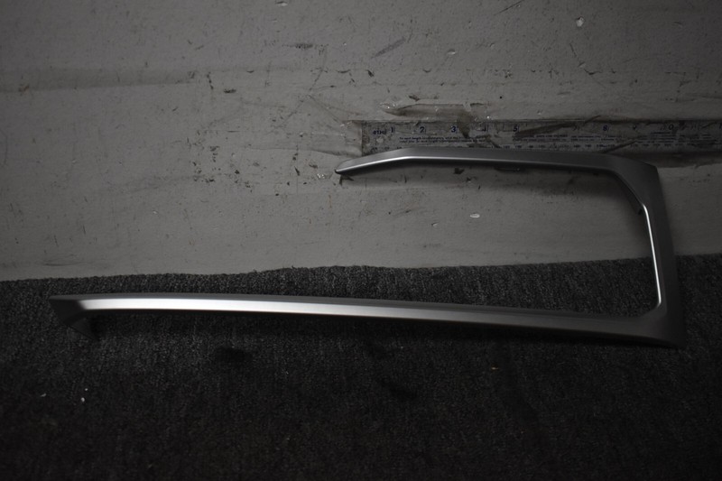 BMW X5 FRONT LEFT SIDE FOG LIGHT TRIM FACTORY OEM