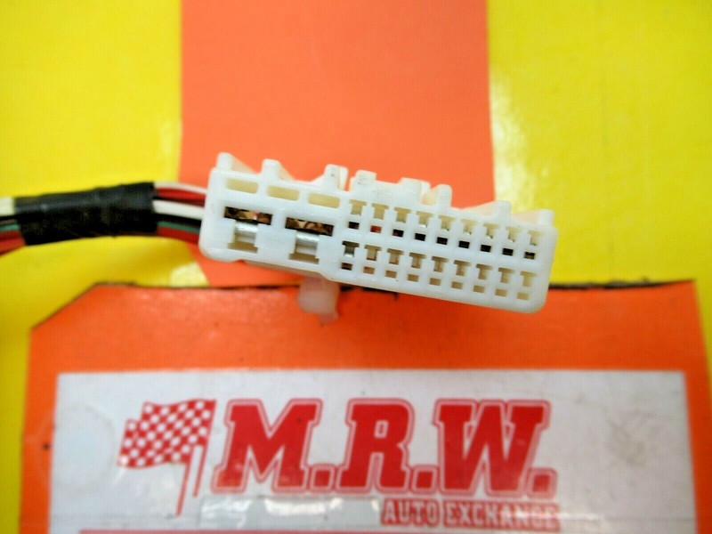 DAYTIME RUNNING LIGHT COMPUTER RELAY WIRE PLUG CONNECTOR for 00-05 MR2 SPYDER