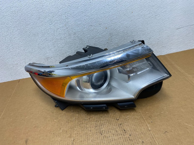 2011 to 2014 Ford Edge Front Right Passenger Headlight Halogen Oem AD9268 DW