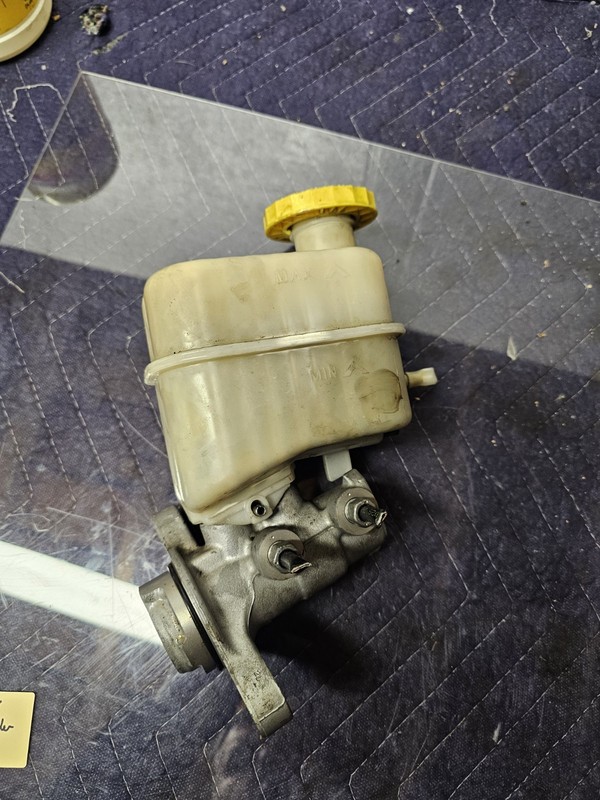 2014 JEEP CHEROKEE BRAKE MASTER CYLINDER OEM
