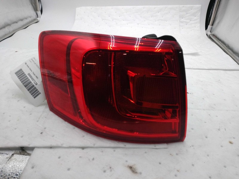 2011 Volkswagen Jetta Left Tail Light Assembly White OEM 187349 Used 215K