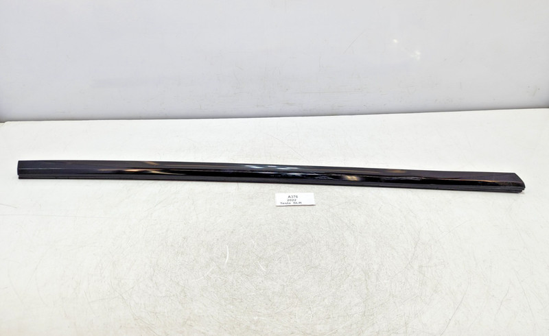 ✅ 21-25 OEM Tesla Model S Front Right Passenger Door Outer Belt Molding Trim*