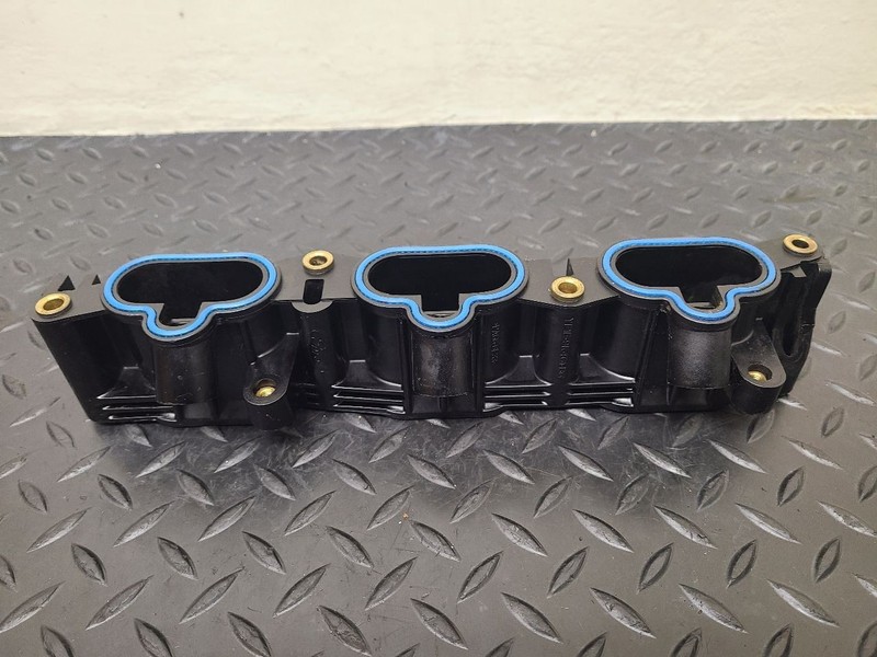 01-04 Ford Escape 3.0L Lower Air Intake Manifold OEM YF1Z-9424-BB