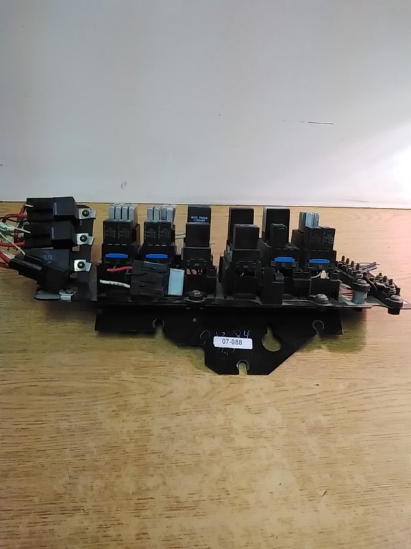 Mack Vision 4MR21074M2 Fuse Block
