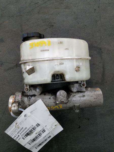 Brake Master Cylinder Fits 09-18 EXPRESS 2500 VAN 284925