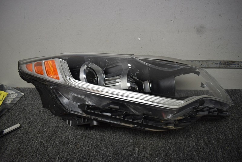 2016-2018 KIA OPTIMA RIGHT SIDE HEADLIGHT FACTORY OEM