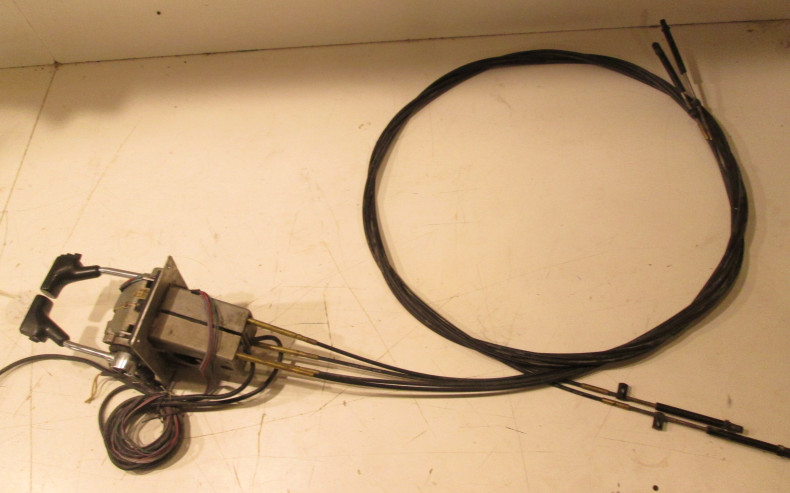 88688A22 Mercury Dual Remote Control Console Mount W/ Cables For Parts Only