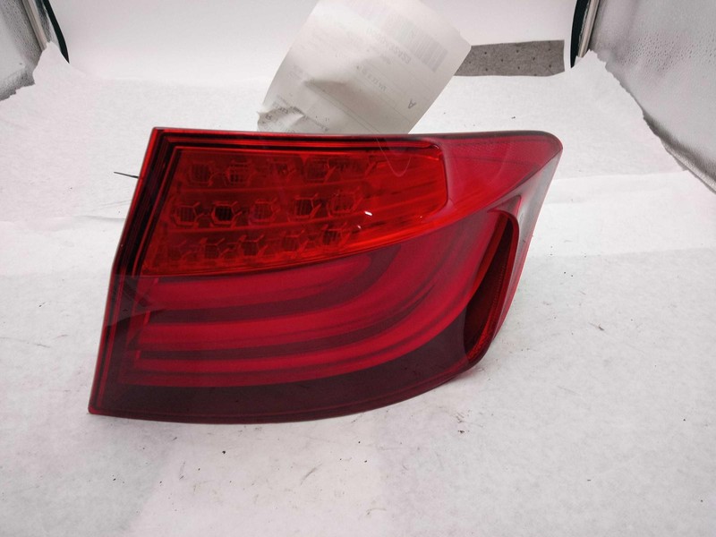 2011 BMW 528i Right Tail Light Assembly Blue OEM 236612 Used 132K Miles