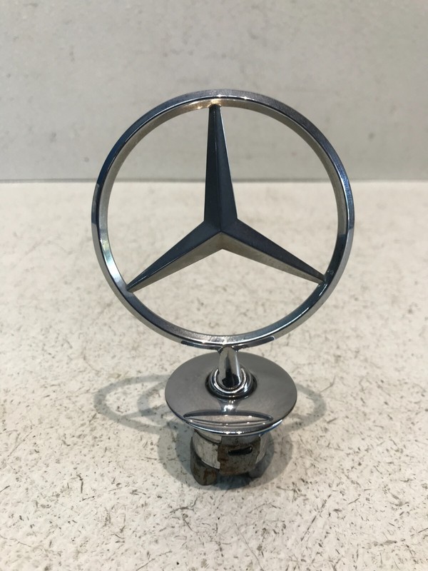 07-13 Mercedes W221 S550 Hood Bennet Emblem Ornament Star Badge OEM