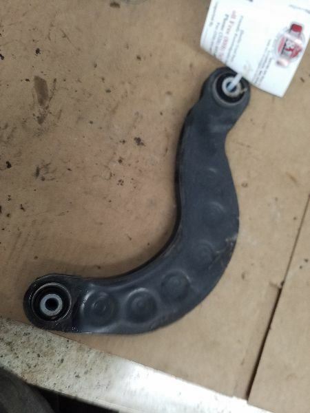 Upper Control Arm Rear VIN 2 8th Digit ID AV61-CB Fits 12-18 FOCUS 201312