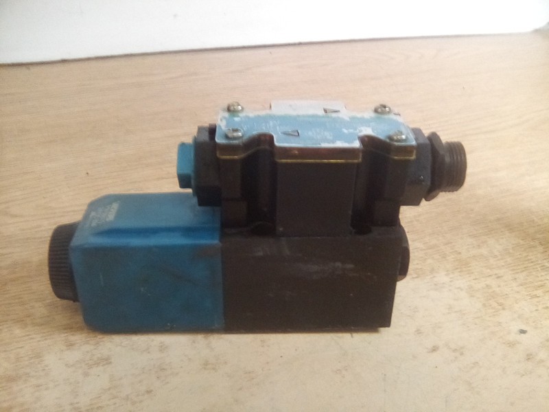 Vickers DG4V-3S-2A-M-FT??? 508173 Hydraulic Valve