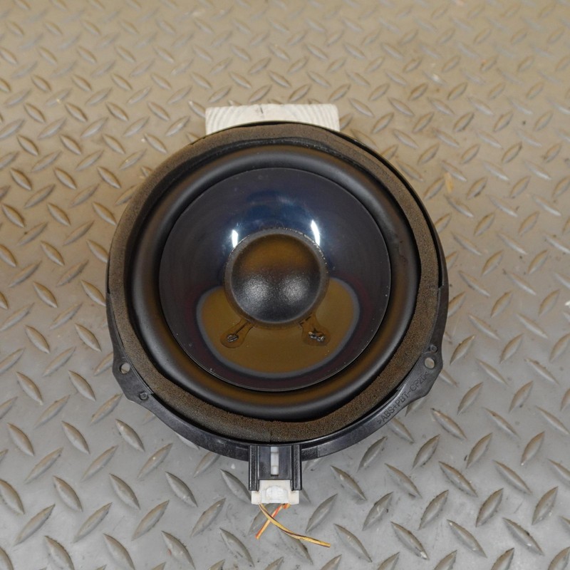 2017-2019 FORD ESCAPE Rear Rh Passenger Door Speaker Oem