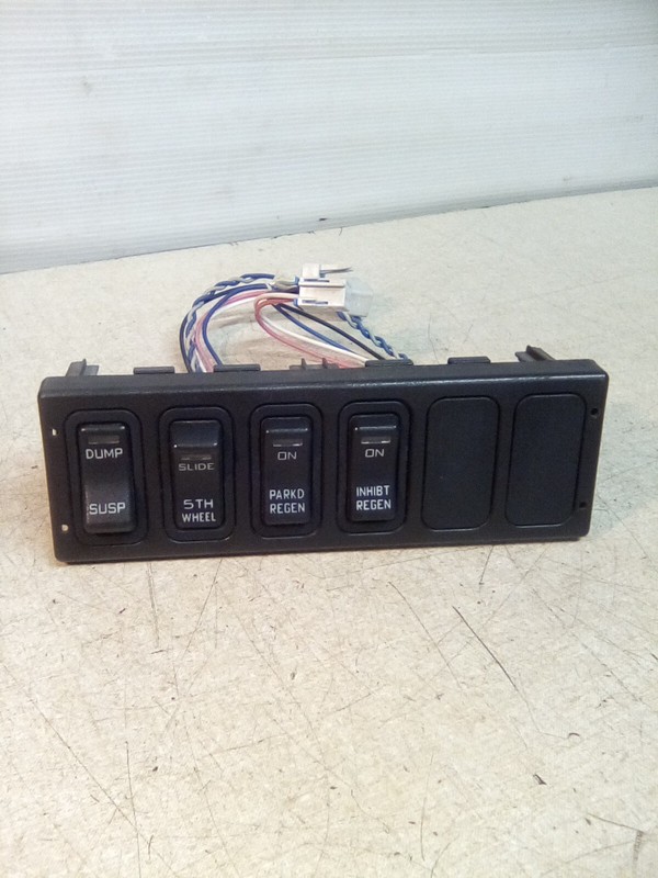 2012 International Dash Switch Panel 3549776C4, 32237