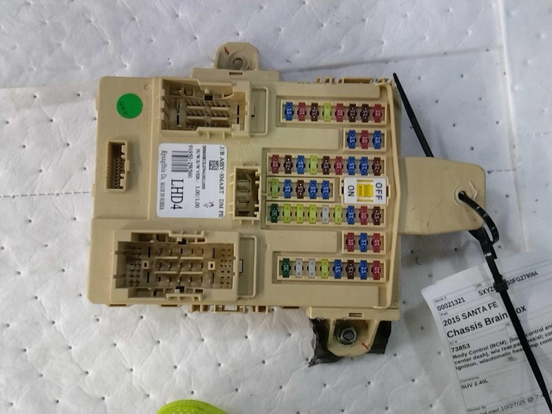 2015 Hyundai Santa Fe Body Control Module OEM 954004Z240 69k Miles Blue