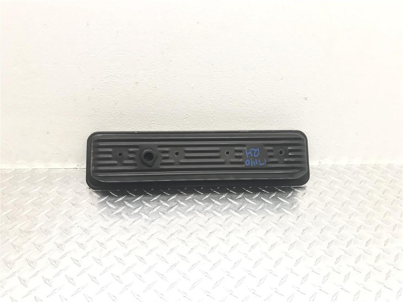 1997 CHEVROLET SUBURBAN C1500 2WD 5.7L PASSENGER VALVE COVER OEM