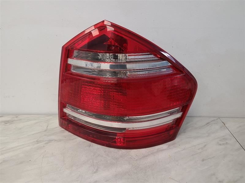 Passenger Tail Light 164 Type GL550 Upper Fits 07-09 MERCEDES GL-CLASS 559753
