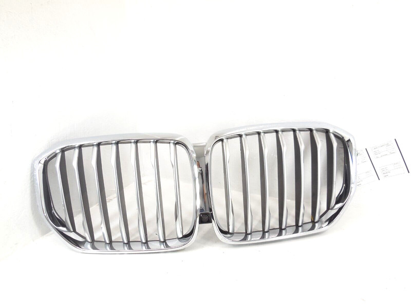 2023 23 BMW X5 Upper Grille W/ Camera OEM *MISSING TABS & CRACKS*