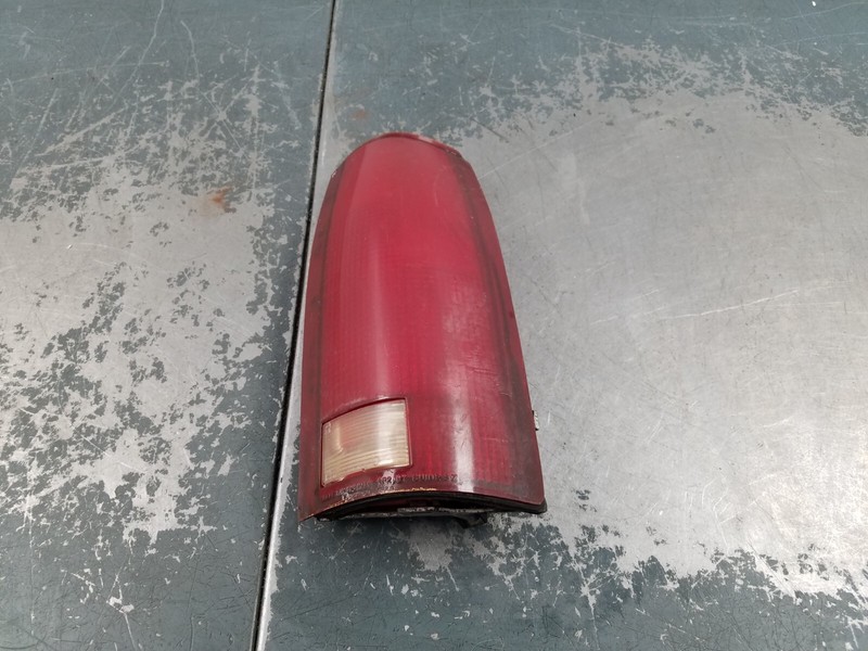 1992 ChevroletW/T 1500 Right Tail Light #6336 G7