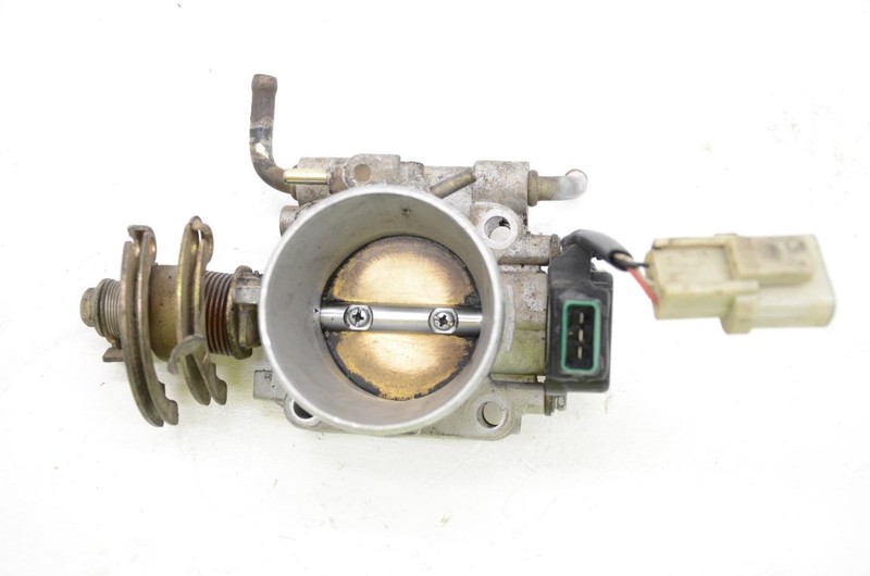 94-95 Nissan Pickup D21 6 Cylinder Throttle Body Assembly