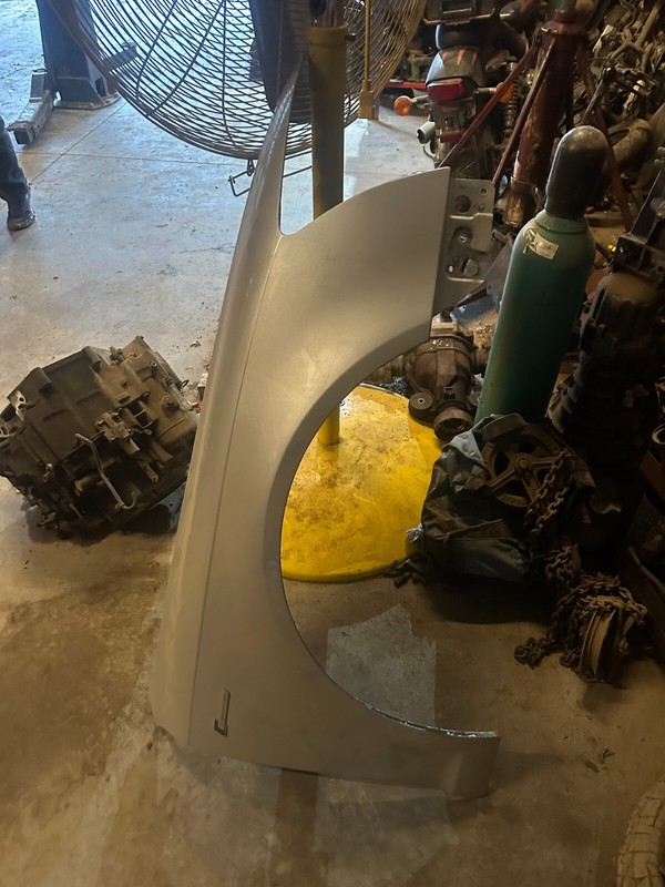 09-11 AUDI A6 OEM RH PASSENGER SIDE FRONT FENDER - SILVER
