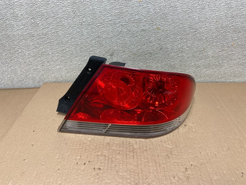 2004-2007 Mitsubishi Lancer Right Passenger Rh Tail Light Red OEM AB2452 DG