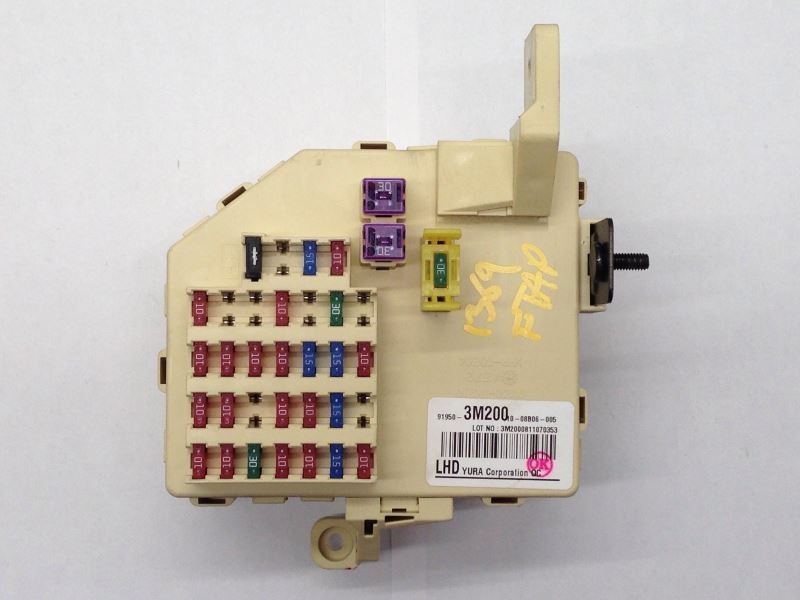 Left Dash Cabin Fuse Junction Block Box 2009-2014 Hyundai Genesis Sedan 66033