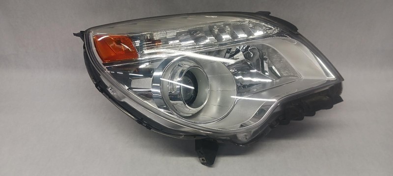 10-'15 CHEVROLET EQUINOX LTZ Right passenger headlight OEM Grade B