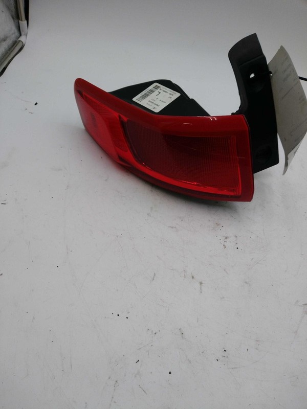 Used Left Tail Light Assembly fits: 2010 Lincoln Mkt quarter panel mounted LED L