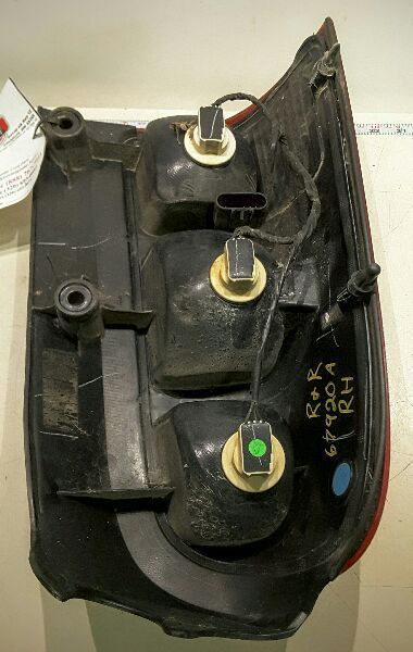 PASSENGER RIGHT TAIL LIGHT THRU VIN 249720 FITS 05 MONTANA 155264