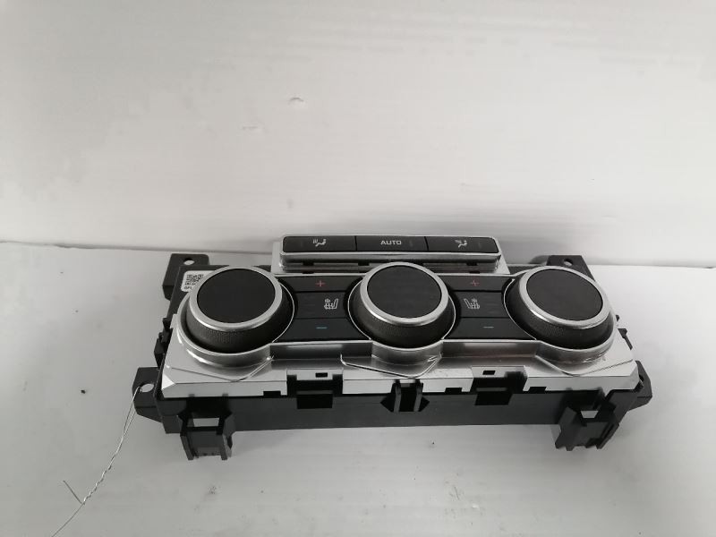 Temperature Control Rear ID LR070398 Fits 16 RANGE ROVER 1121452