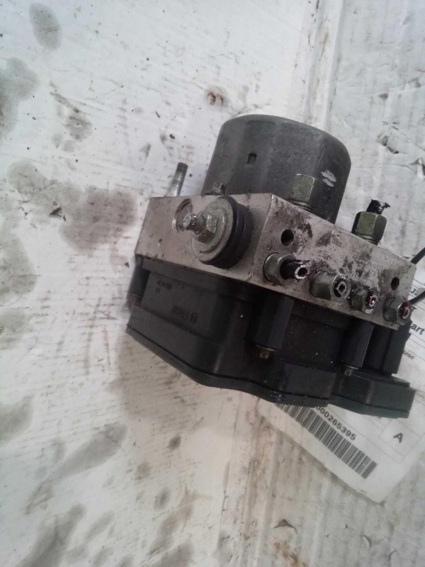 2018 Nissan Rogue Sport ABS Pump & Motor Assembly OEM 476606MG4B 104K Mi